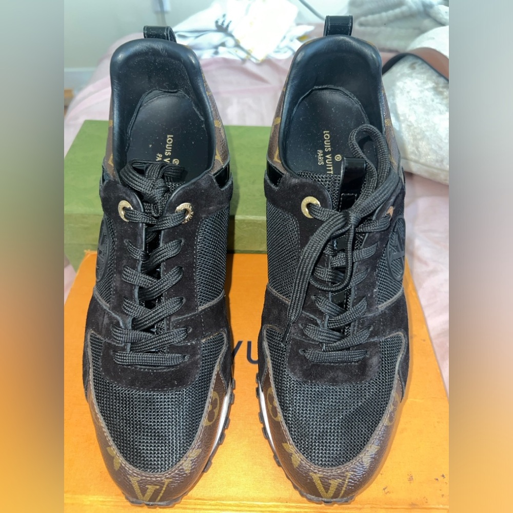 Louis Vuitton women sneakers - Picture 2 of 7